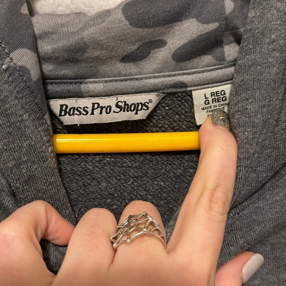 Bass pro hoodie - Picture 3 of 4